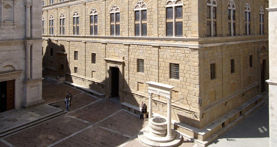 Al Palazzo Piccolomini di Pienza sarร svelato uno statuto del 1351 Al Palazzo Piccolomini di Pienza sarร svelato uno statuto del 1351